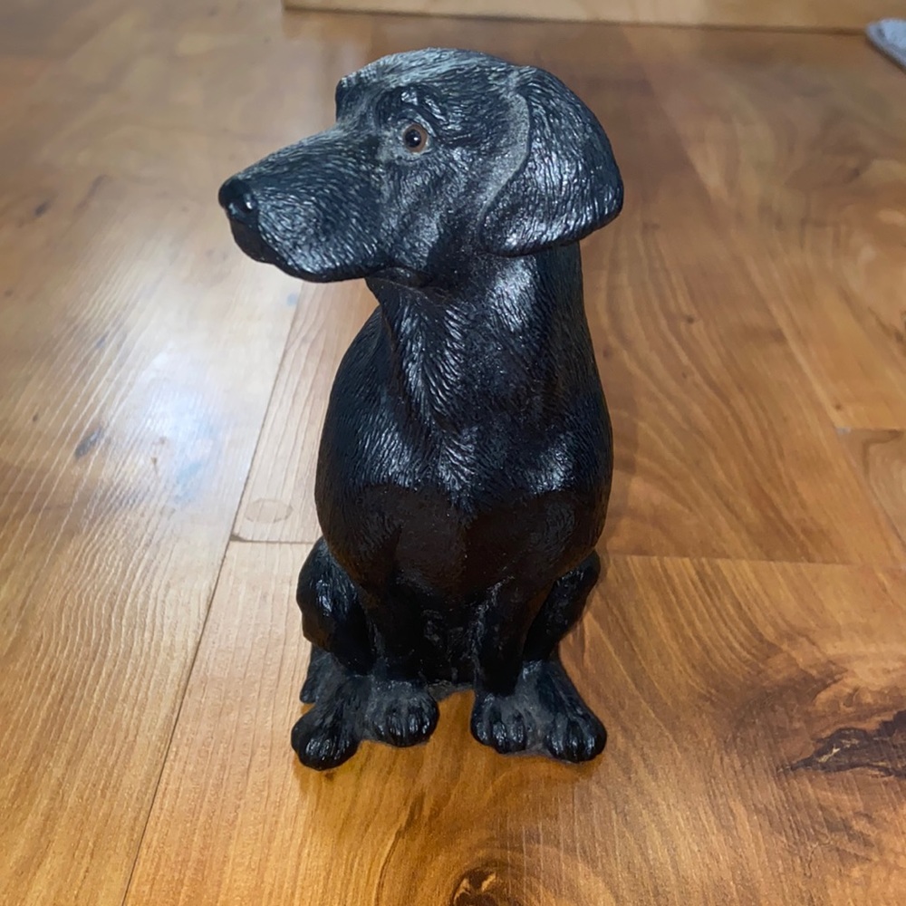 Labrador retriever figurine